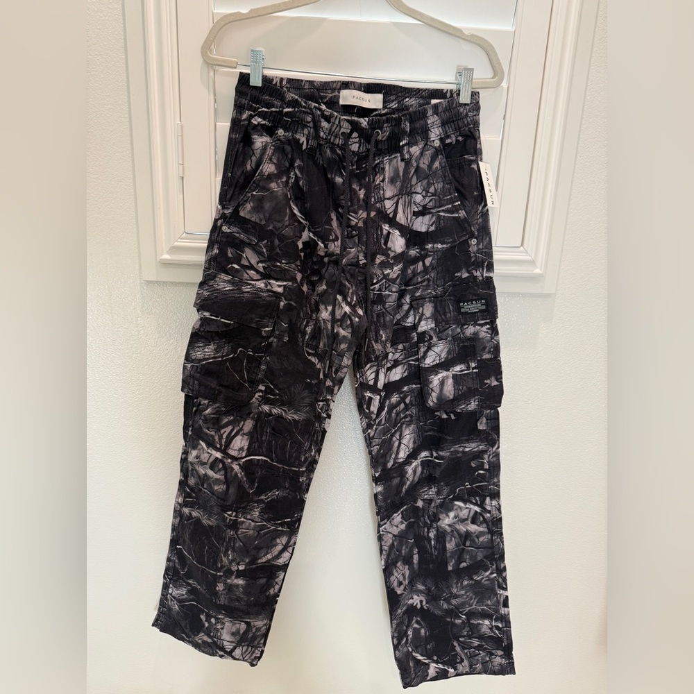 NWT PacSun Black and Gray Cargo Pants Men’s Size Small
